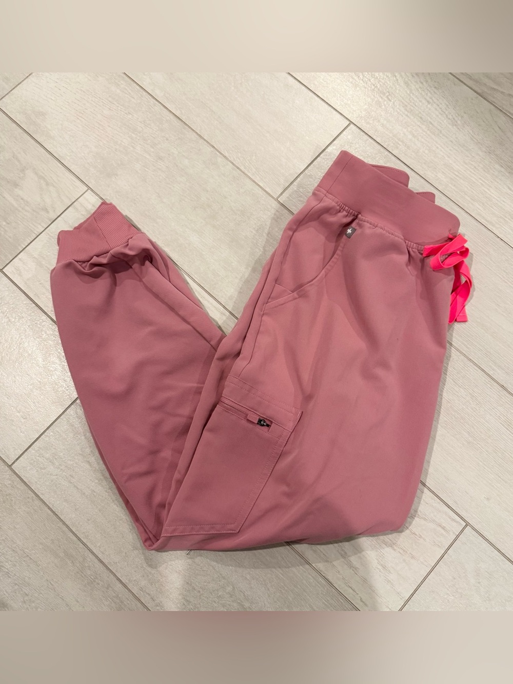 FIGS Women’s Zamora - Jogger Scrub Pant - Small Petite - Chalk Pink